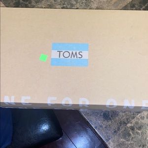 Men’s toms sneakers size 7.5
